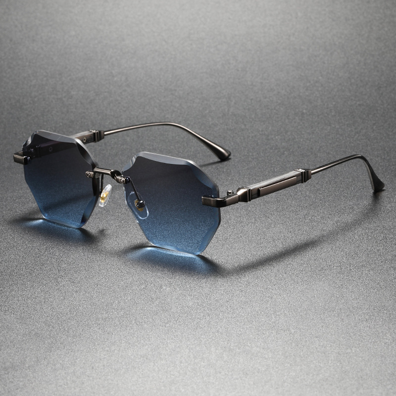 Fashionable Luxury Polygonal Gradient Sunglasses - Image 3
