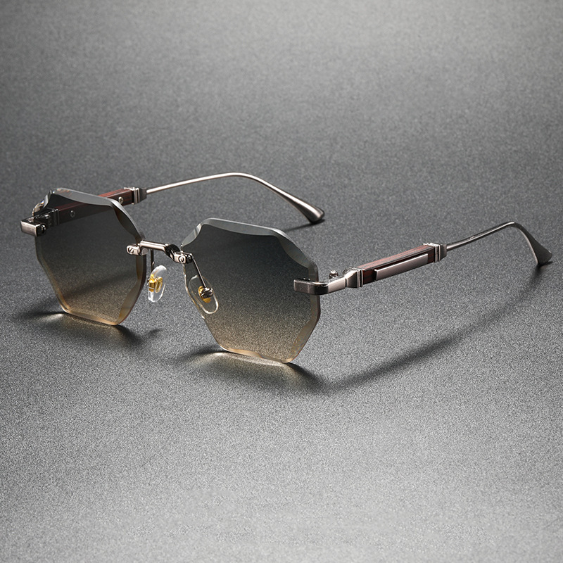 Fashionable Luxury Polygonal Gradient Sunglasses - Image 6