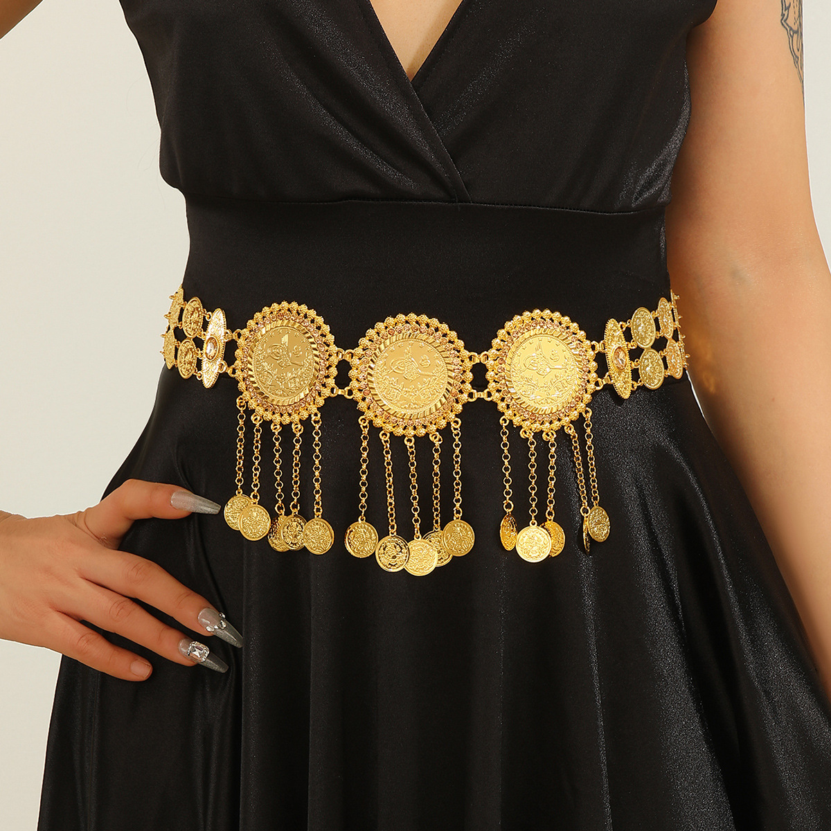 Golden Alloy Hollow-carved Tassel Belt - Image 5